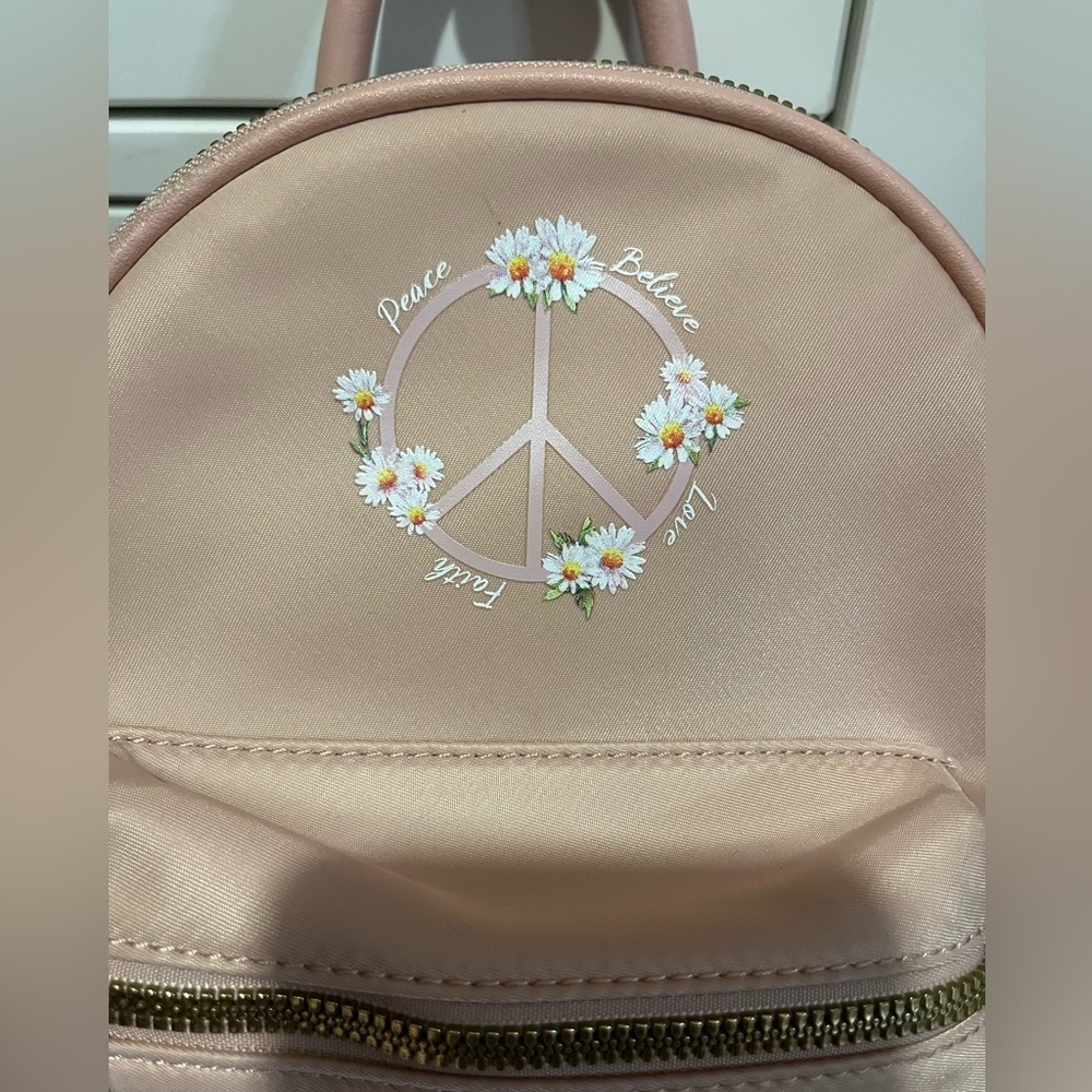 LD Mini Backpack - Picture 3 of 3
